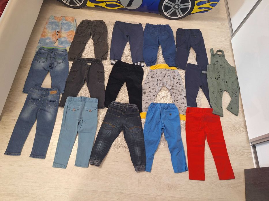 Lot pantaloni mărimea 92cm.
