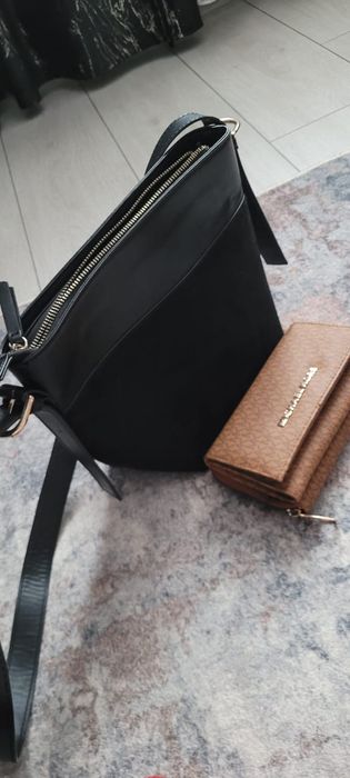 Geantă de damă și portofel