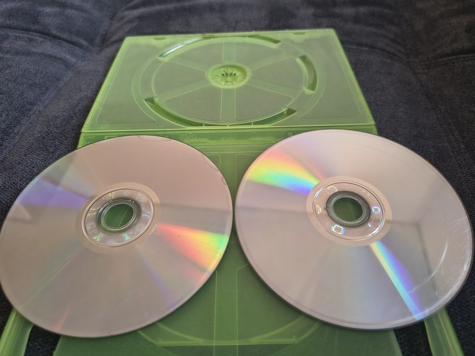Vând pachet cu controler de Xbox 360 FIFA 16 și gta 5