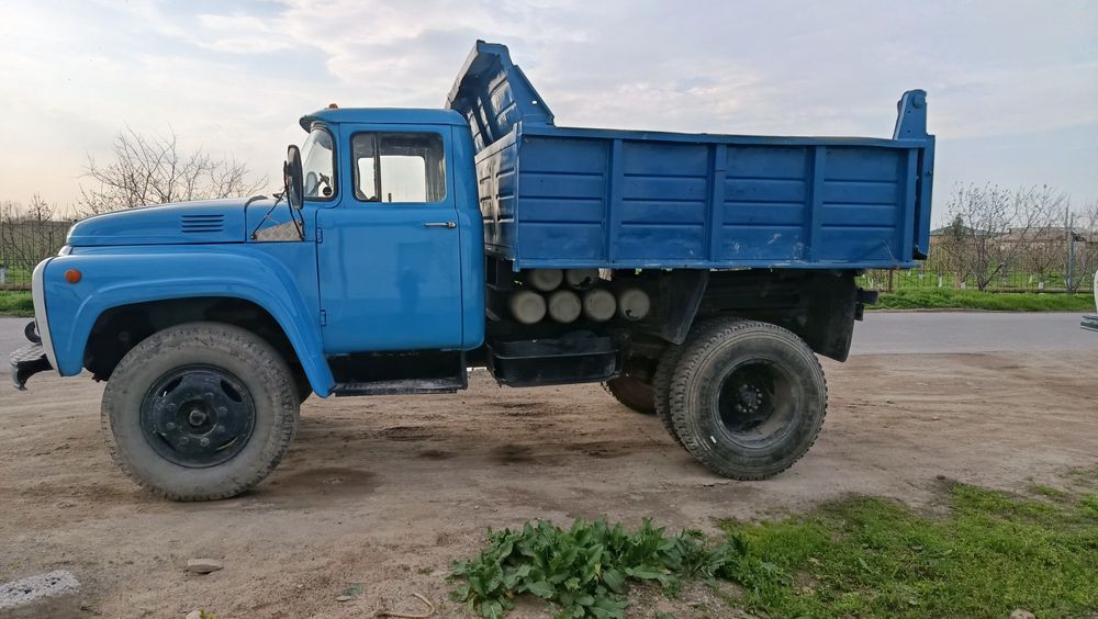 Zil samasval 5 kub sotiladi