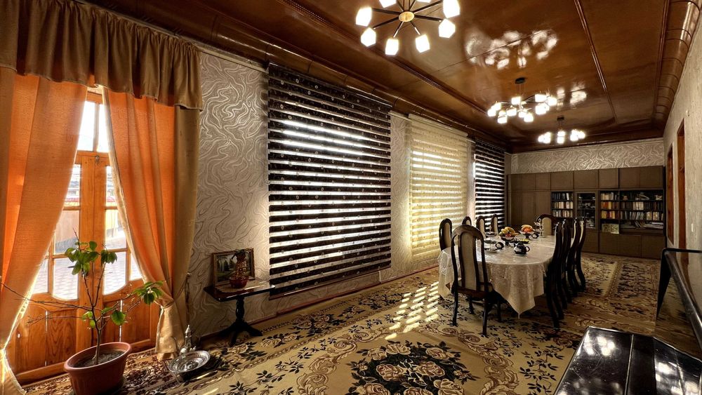 Фаргона шахрида 7 сотих ховли. Полский бозор ёнидаги махалла