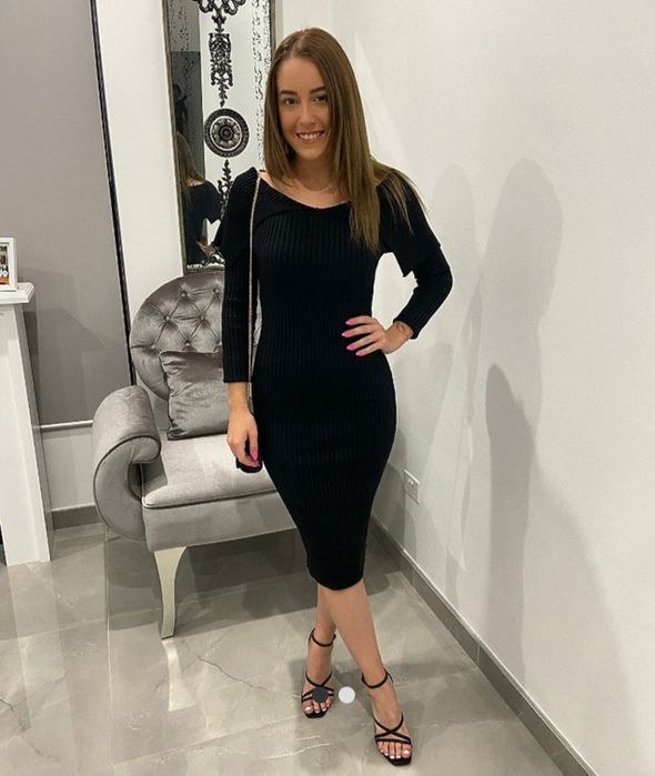 Decjuba нова черна рокля по тялото