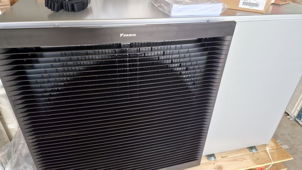 Промо цена! Нови термопомпи Daikin altherma EBLA16DA3V3  16kw