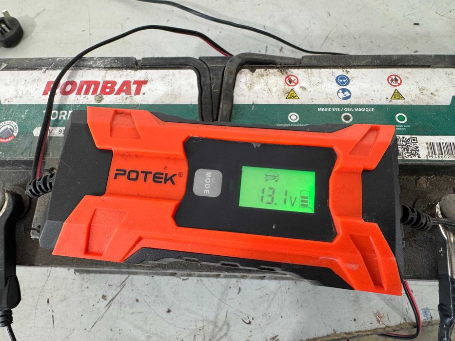 Зарядно за акумулатор - Potek 6-12 V