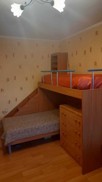 Продавам детски кът в комплект с бюро