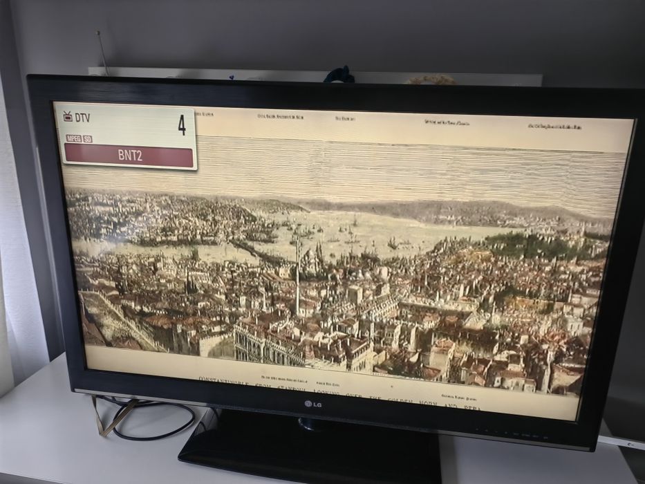 Продавам телевизор LG-42''