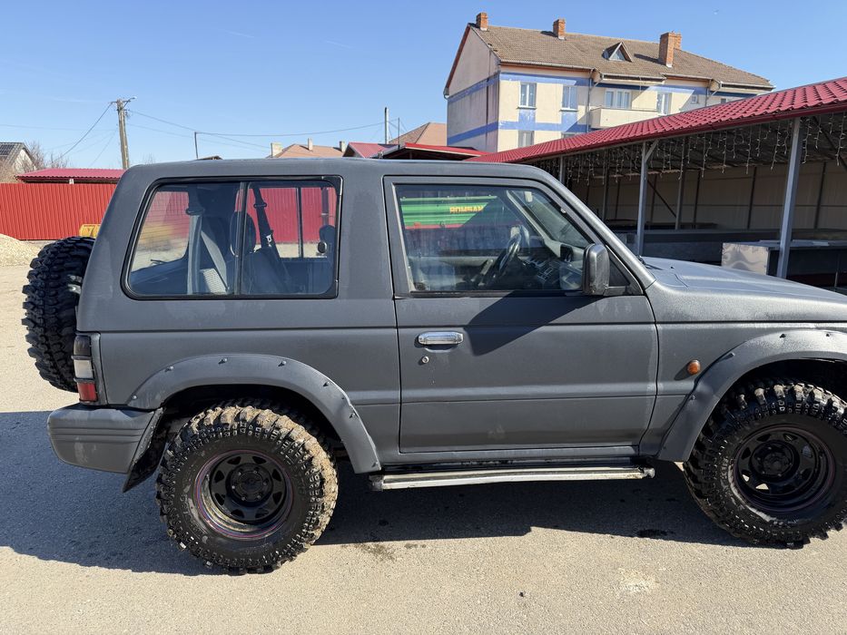 Mitshubishi pajero mk2