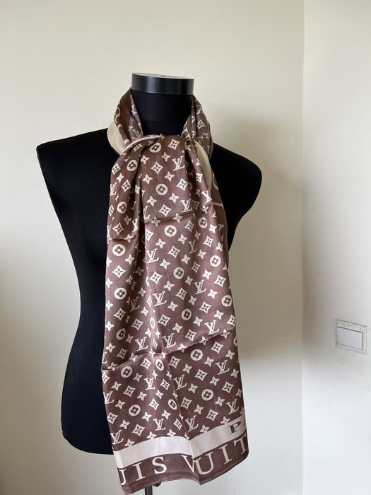 Esarfa Louis Vuitton , impecabila