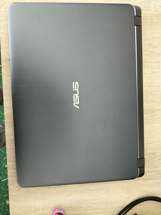 Ноутбук сатылады