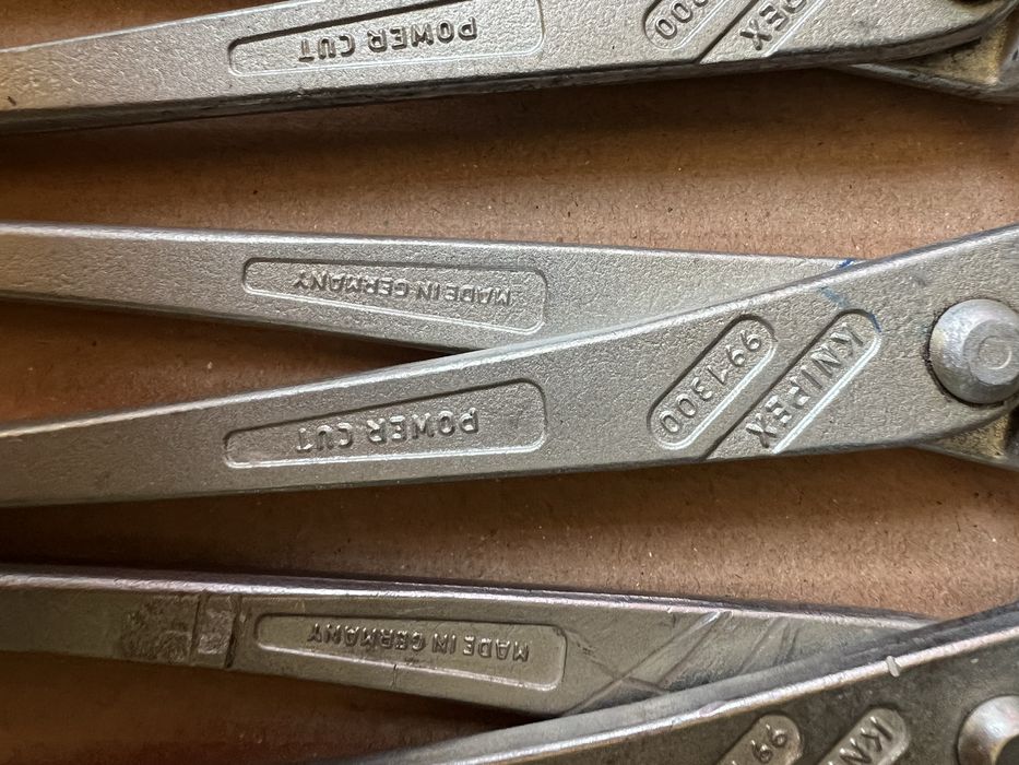 Vand cleste fierar betonist KNIPEX power cut 300