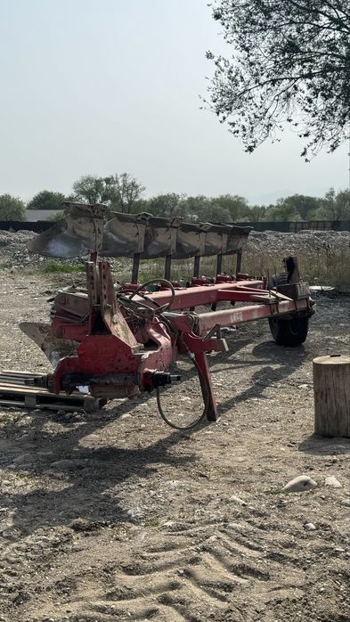 Плуг Uniya шести корпусной