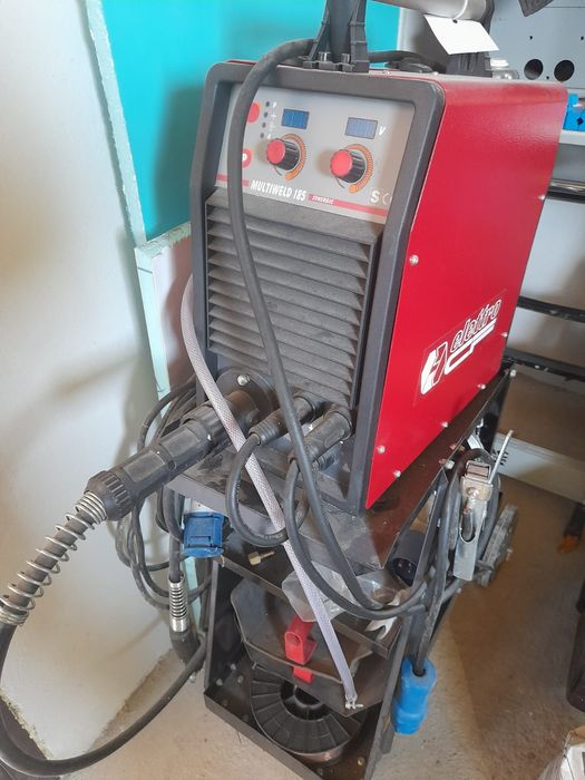 Vand următoarele scule