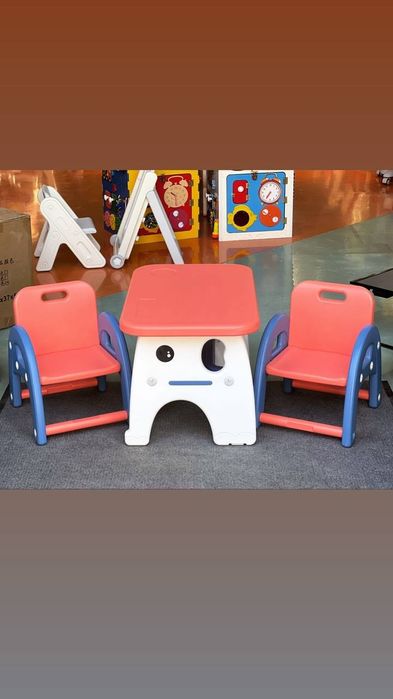 Детские стол стулья