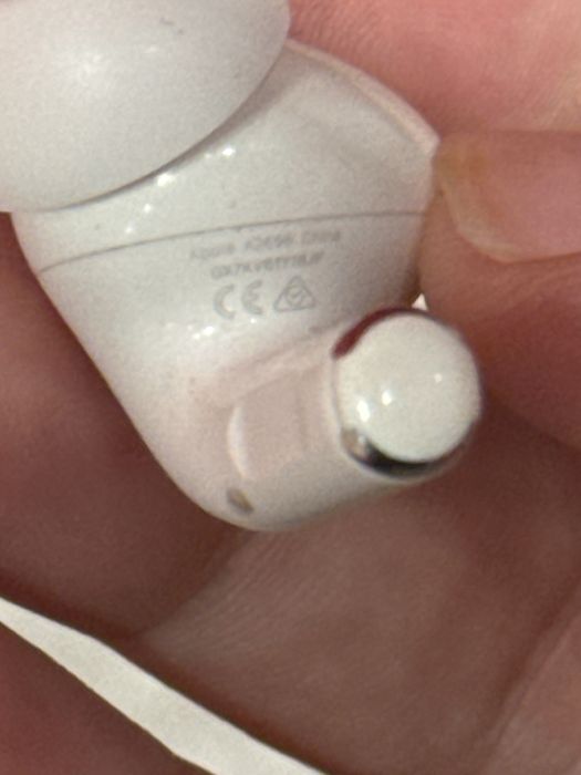 Airpods pro 2 правый наушник Lightening
