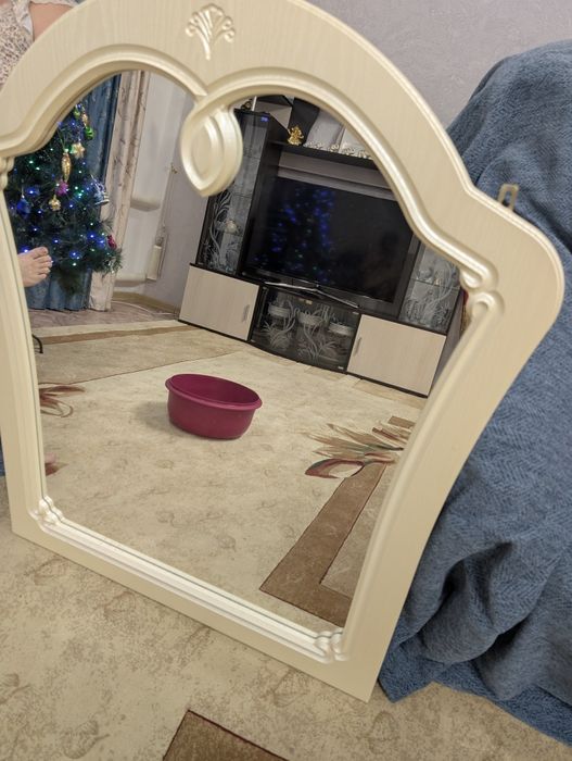 Зеркало настенное