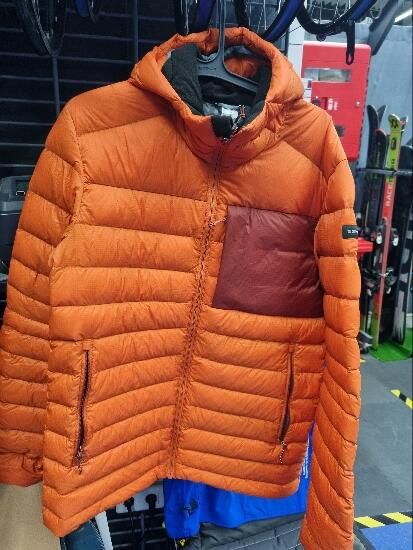 Geacă din puf Trekking la munte Mt500 - produs resigilat Decathlon