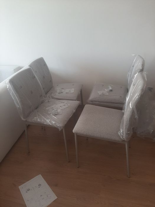 Продавам четири кухненски стола