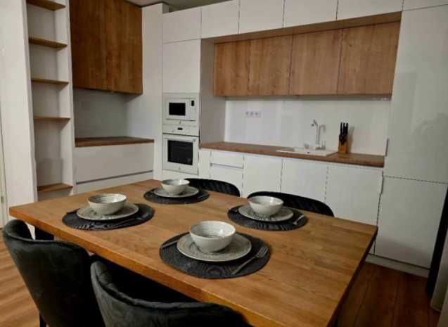 Тристаен апартамент под наем Полигона