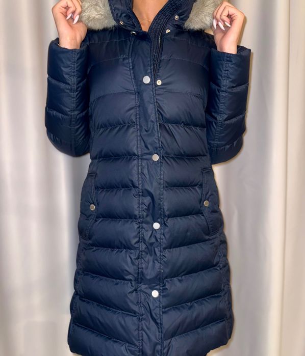 Яке пухено Tommy Hilfiger -вталено е, р-ри: гръд.об.95,ханш108,дълж.90
