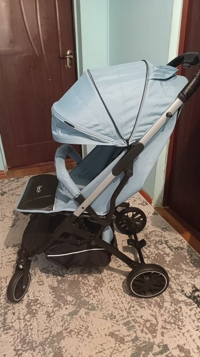 Продам прогулочную коляску