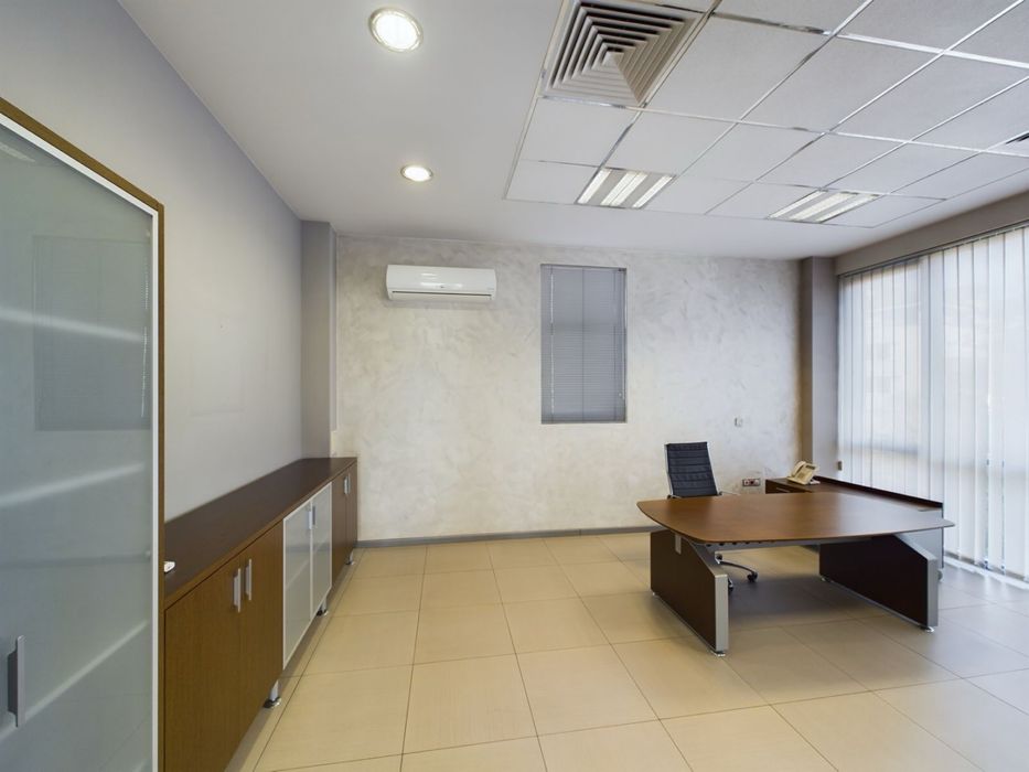 Дава се под наем Офис в София, Павлово - 324 кв.м за 2400 € - Снимка #16