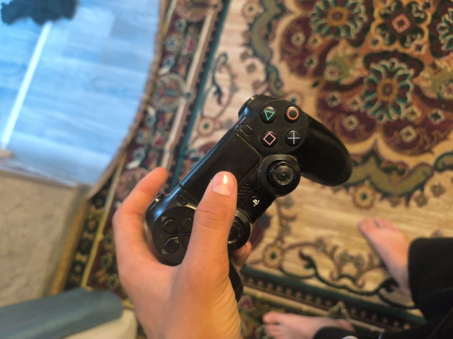 Play station 4 slim