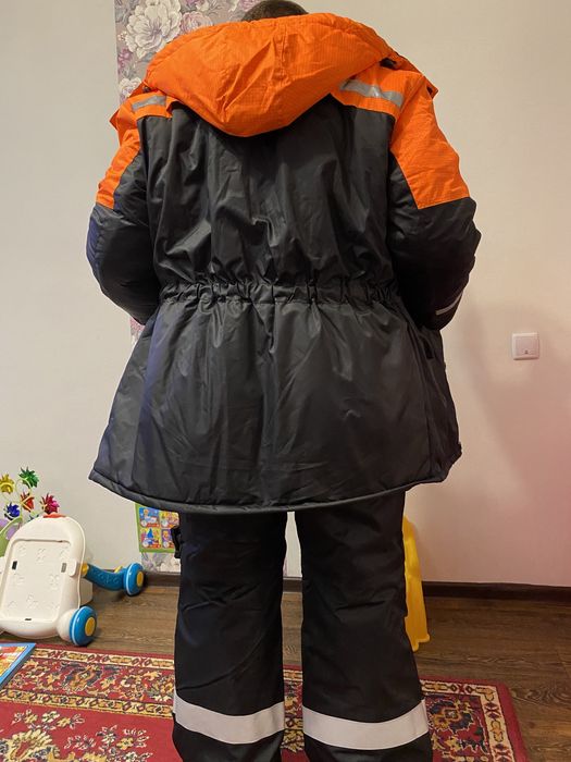 Продам спец одежду зимний комбенизон