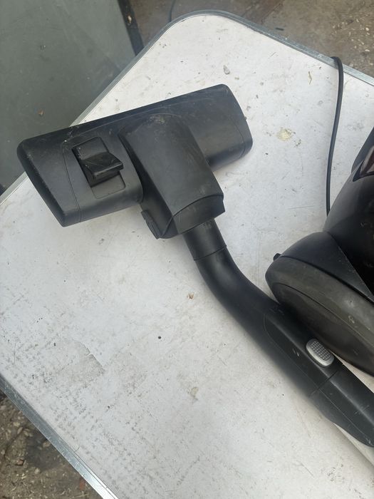 Мощна прахосмукачка AEG Electrolux