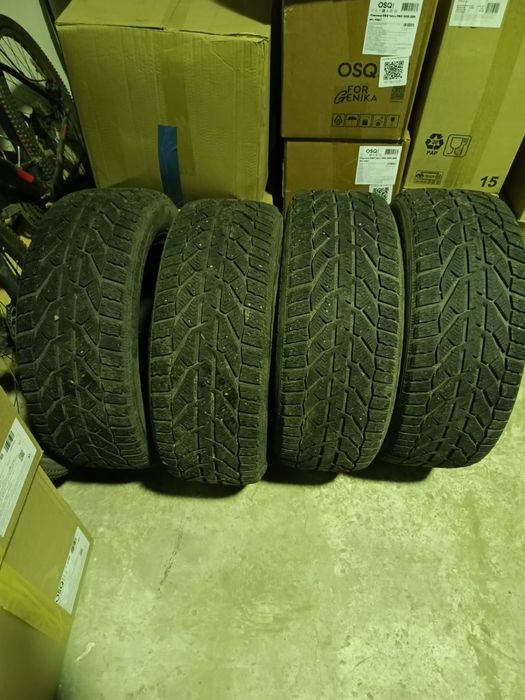 Шины в отличном состоянии 225/55/16