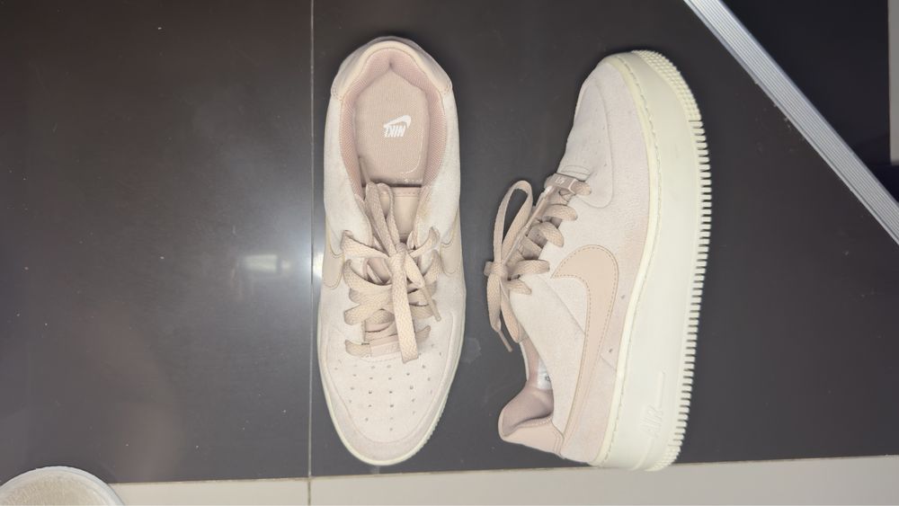 Adidasi Nike air force 1 sage marimea 38.5