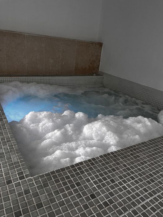 Cabana cu piscina interioara și jacuzzi cu hidromasaj