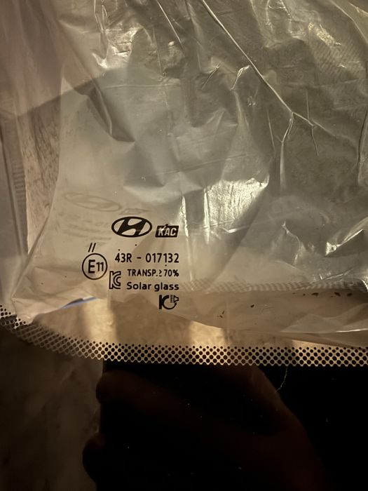 Продам стекло лобовое Hyundai Tucson 2025, есть небольшой скол