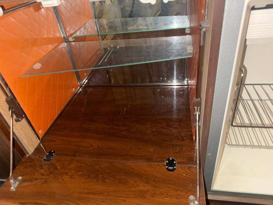 Холодильник бар.