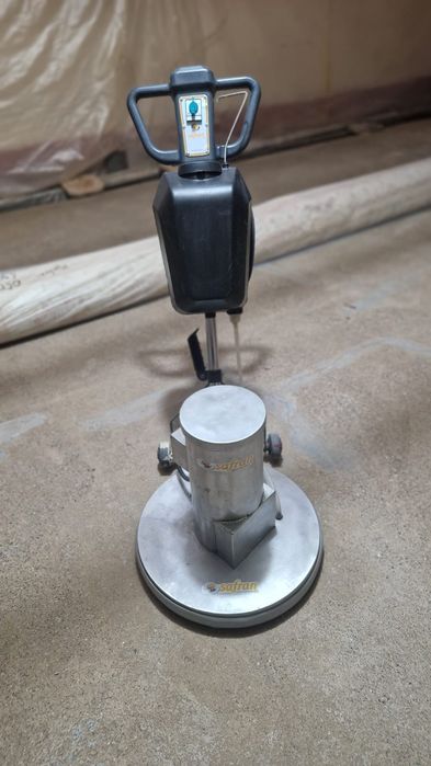 Кілем жуу апаратын сатылады