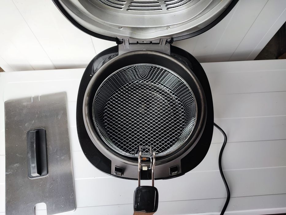 Friteuza Tefal Uno FF215D30, 1KG , 1.8L, 150°C-190°C , 4 persoane