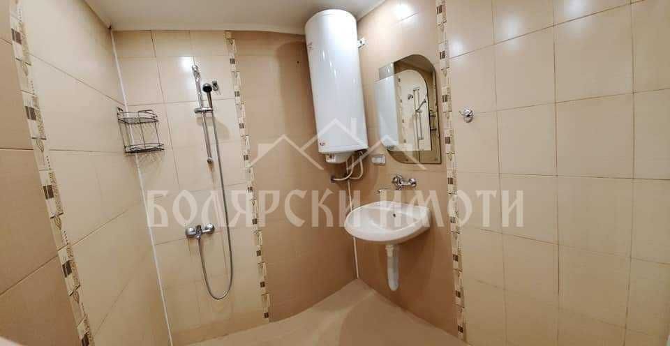 Дава се под наем Тристаен апартамент в Велико Търново, Център - 100 кв.м за 435 € - Снимка #4