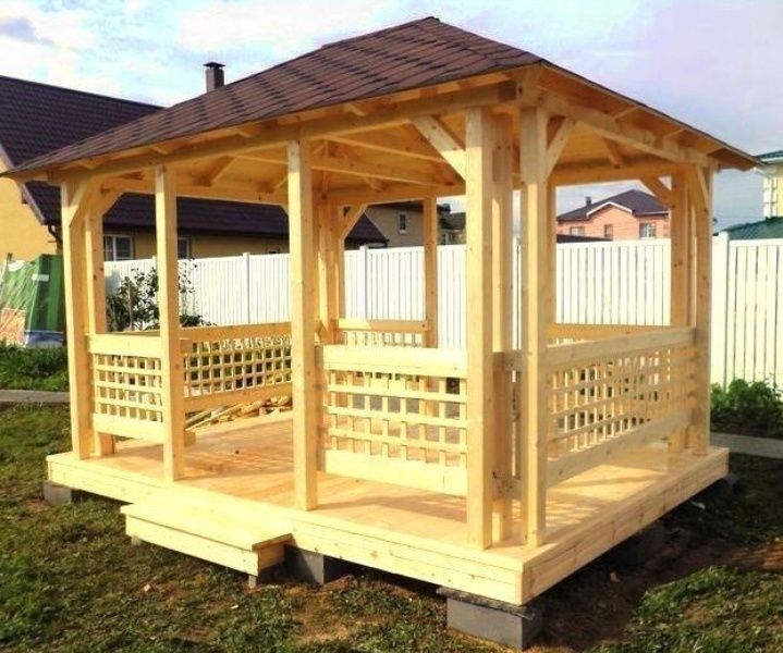 Vând foișoare din lemn masiv