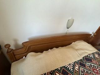 Pat matrimonial 200x200 cm stejar masiv saltele calitate cu topper nou si protecție saltea si noptiere cu sertare, puțin folosit