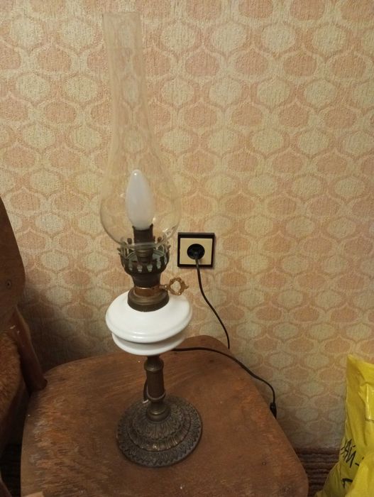 Старинна бронзова и лампа от соца