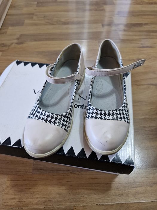 Продам туфли детские