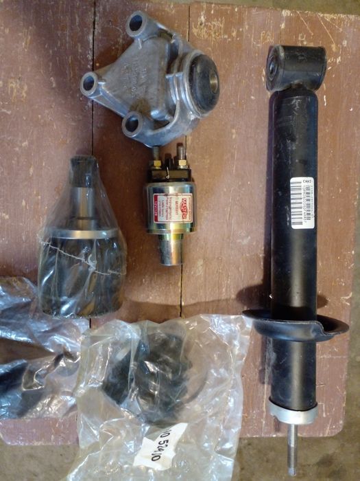 Амортизатор задней и прочие запчасти