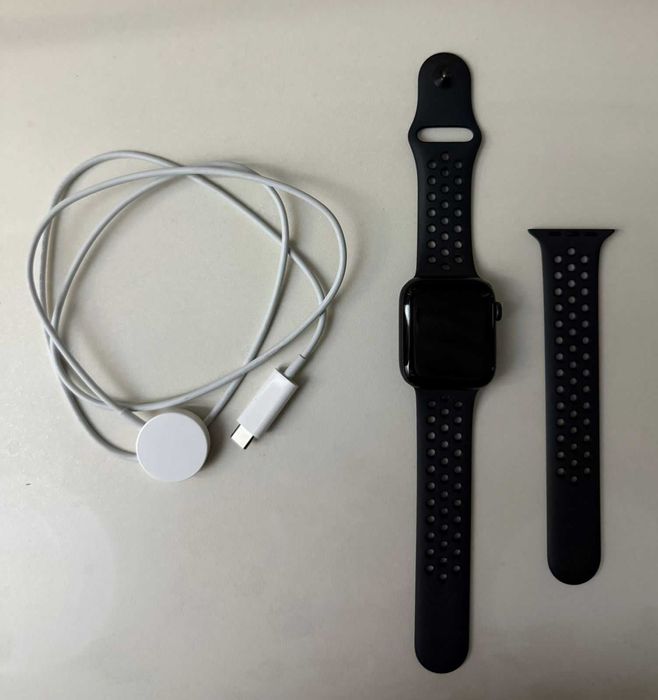 Apple Watch Nike SE GPS, 44mm в Отличном состоянии почти новые