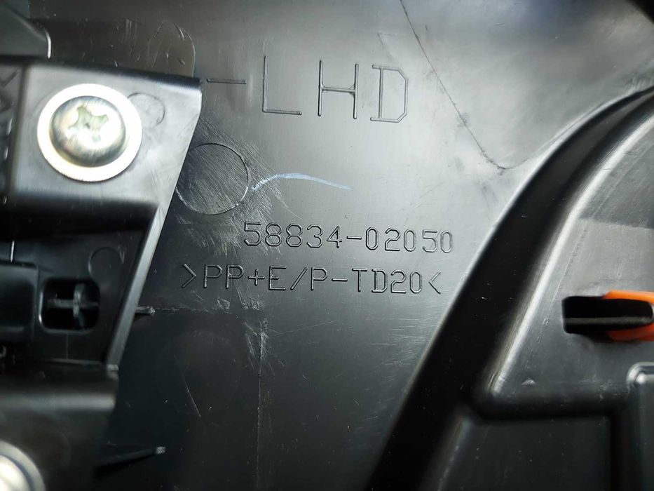 TOYOTA AURIS / Тойота Аурис панел превключватели