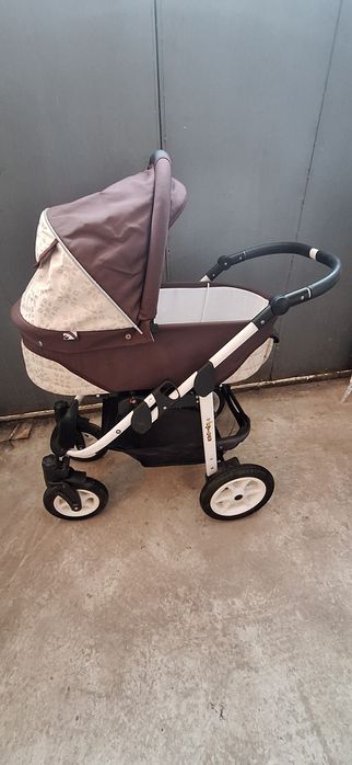Комбинирана бебешка количка