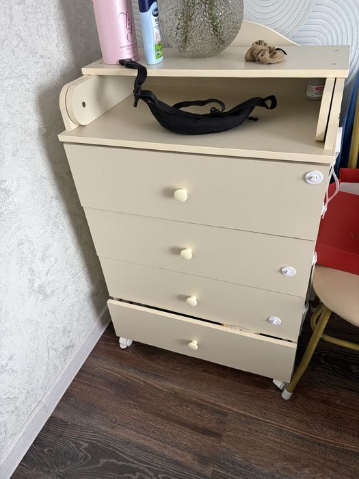 Пеленальный комод бежевый в хорошем состоянии