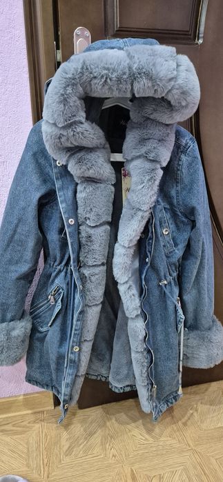 Дънкова парка сив пух свалящ се размер Л,  леко умалено, става и за М