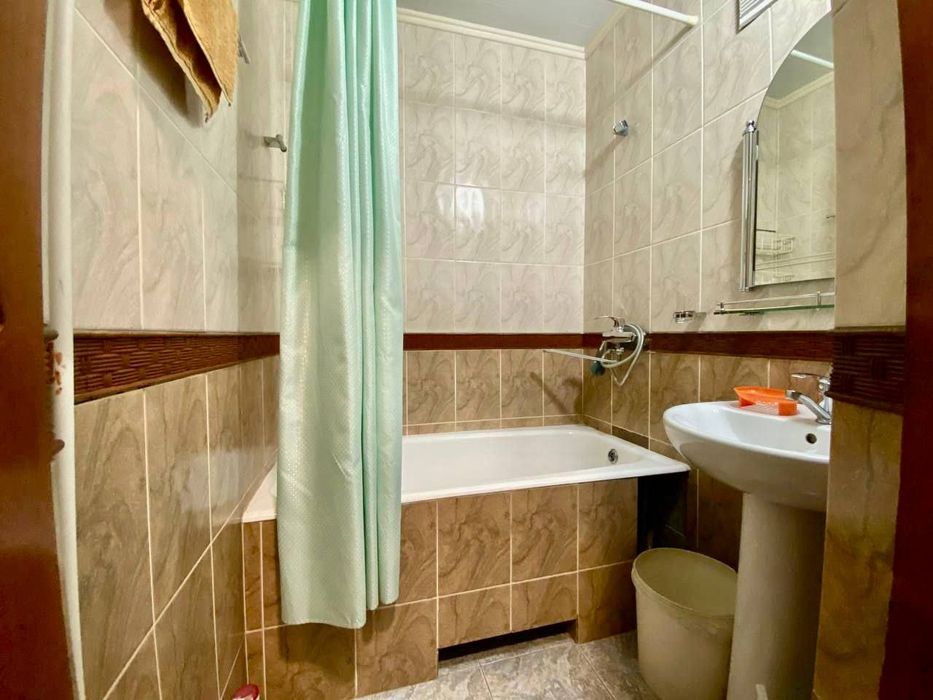 Продаётся квартира в ЦУМ Ц-7 Ор 110 Школа, Kafe Bon