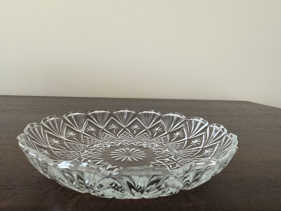 Винтидж висококачествени елегантни стъклени чинии