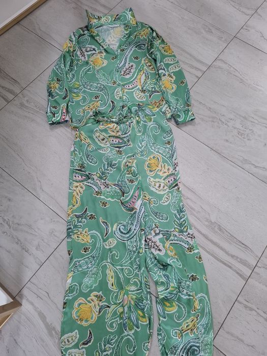 Продам летний костюм