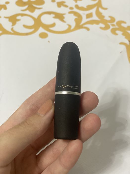 Помада от Mac оригинал